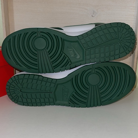 Nike Dunk Hi Retro Australia - Picture 14 of 16